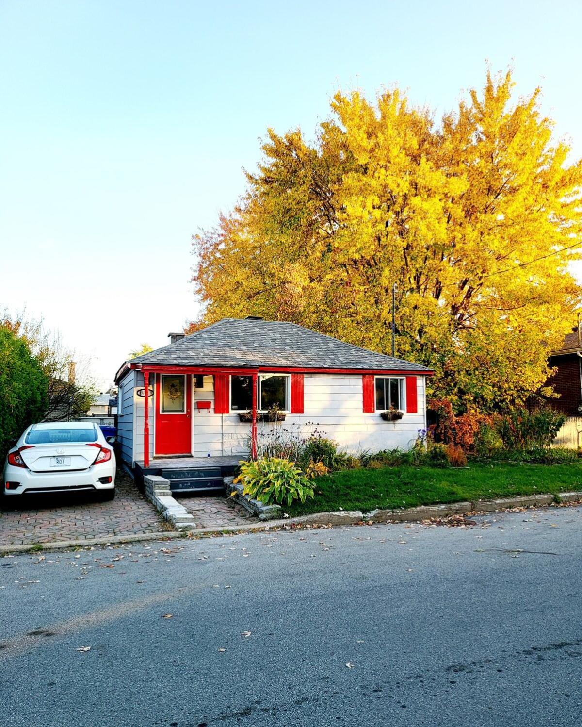 Full House With Free Parking - 10 Mins To Montreal Villa Longueuil Exteriör bild